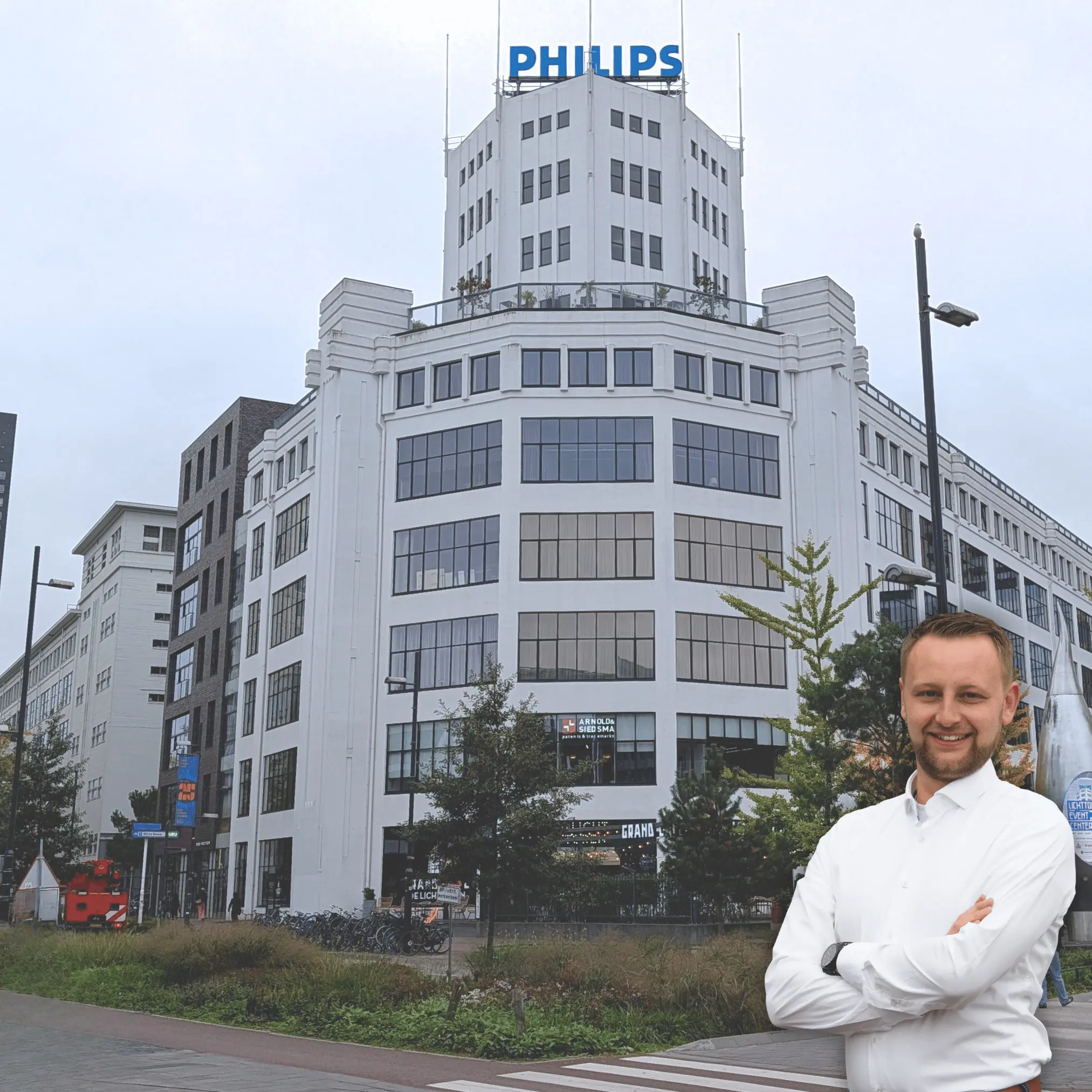 Niels de Jong van Homeloan bij de Lichttoren in Eindhoven